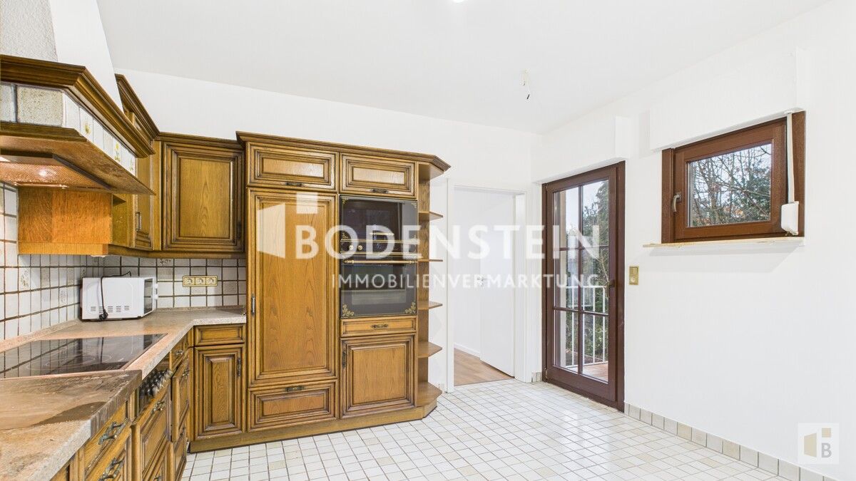 Küche EG mit Seitenausgang