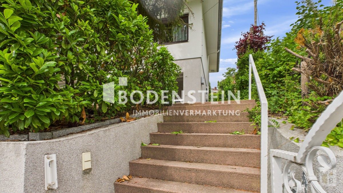 Zuweg zum Haus von unten