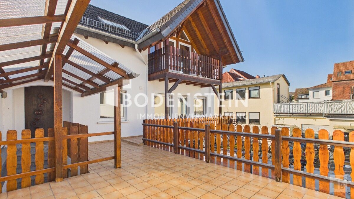 Terrasse zwischen den Häusern