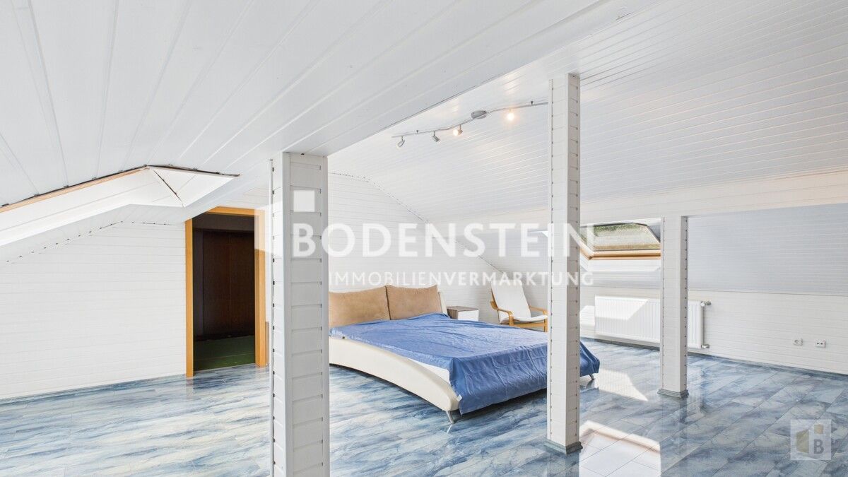 Schlafzimmer DG