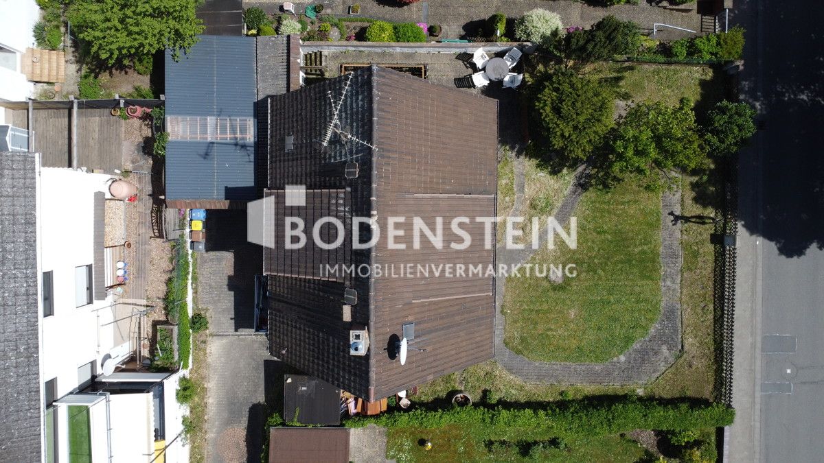 Blick von oben auf das Grundstück