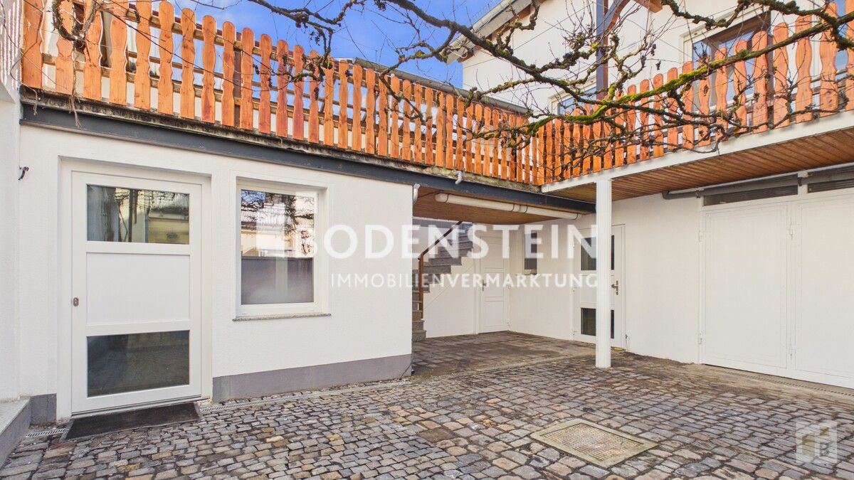 Innenhof mit Blick auf den Zugang HH